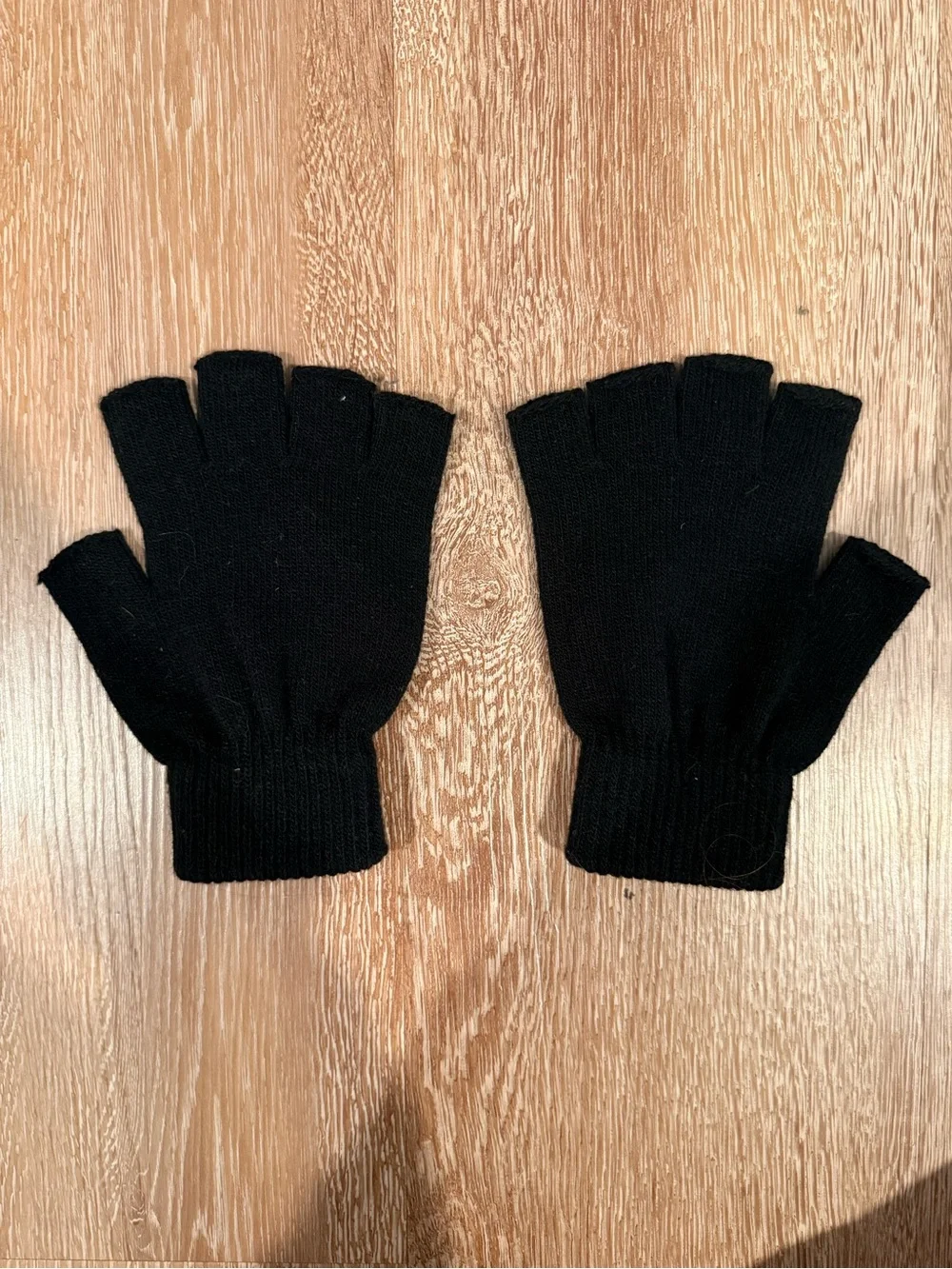 Fingerless gloves Good condition